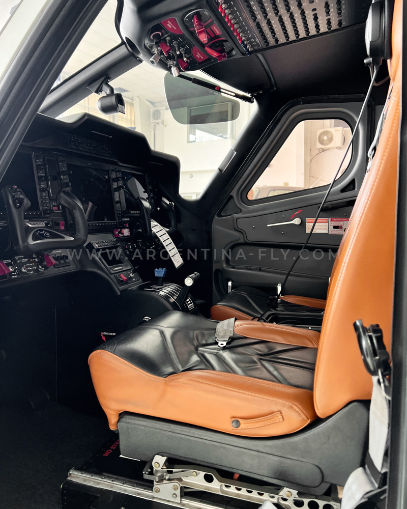 Assentos Tecnam P2012 Traveller � conforto em voos privados